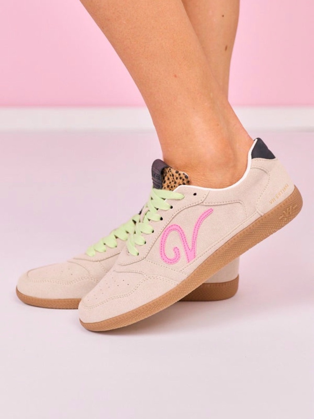 Vintage Havana Whiz 4 Women’s Cream Suede Casual Sneakers with Pink Accent